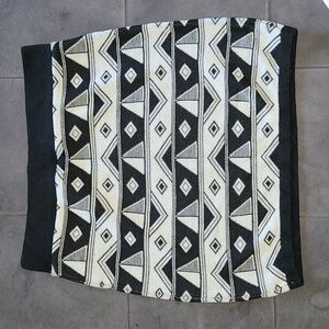 LIMONATA mini skirt/ size XL  color black&white